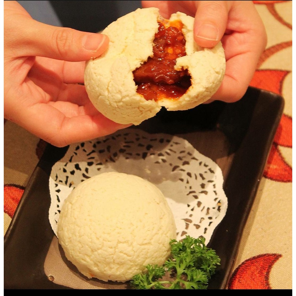 

FRESH CRISPY PORK BUN 12 PCS ( PREMIUM QUALITY )