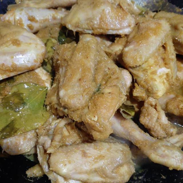 

Ayam Goreng Kuning (Pejantan) Siap Masak