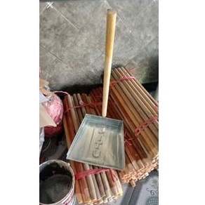 serok sampah besi/cikrak besi