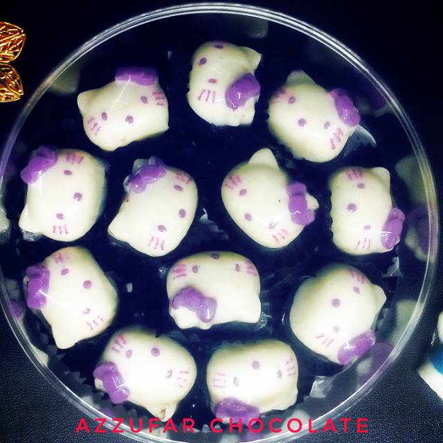 

Cokelat karakter hello kitty