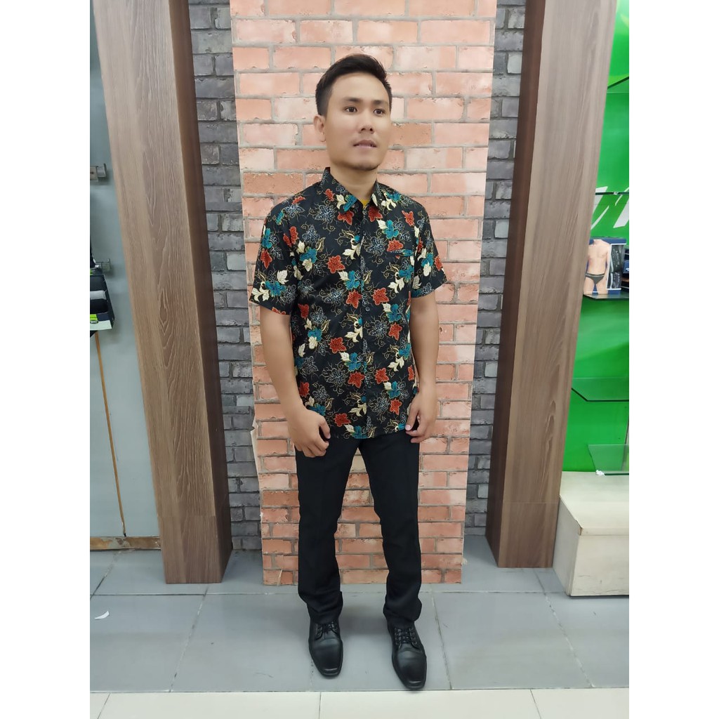 Bali Lestari Batik Lengan Pendek Slimfit