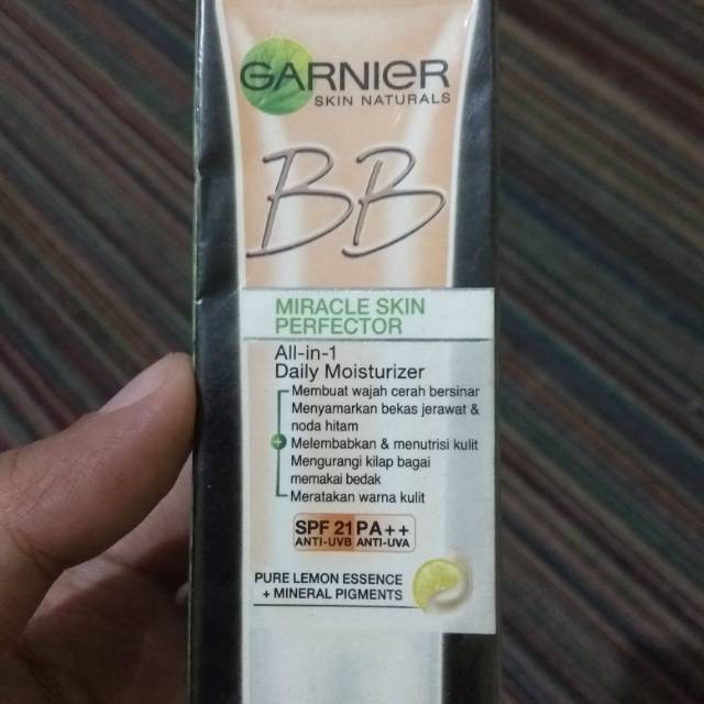 PRELOVED masih segel GARNIER BB CREAM