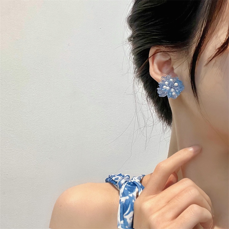 Anting mutiara bunga biru wanita gaya manis fashion sederhana