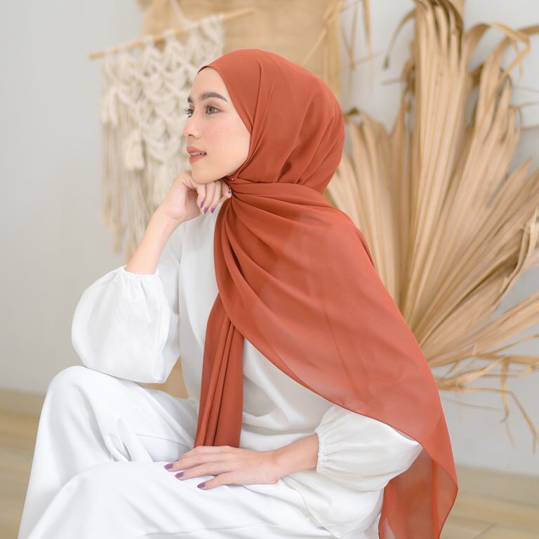 kerudung jilbab PASHMINA segi empat panjang bahan CERUTY babydoll warna orange salem / merah bata po