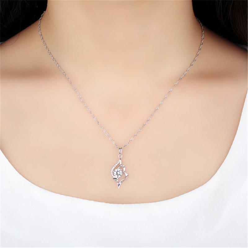 [Ready Stock]Fashion Inlaid Diamond Simple Pendant Love Silver Necklace