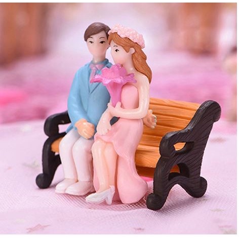 Miniature Lover Figures - Lovers Couple Figurines+Chair #33 (3pcs)