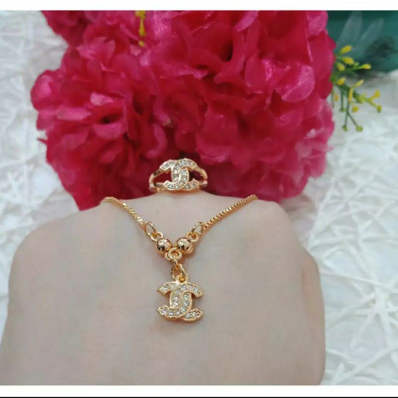 Kalung chanel free cincin anak2 gold