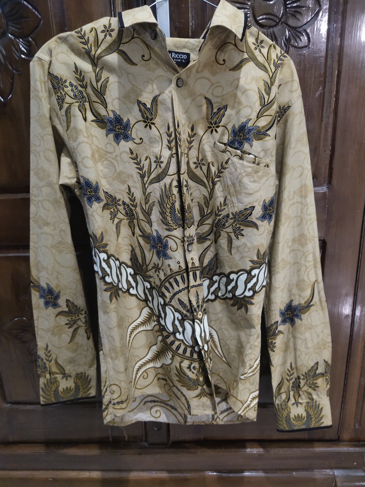 Luigi Riccio Kemeja Batik Pria Gold Series Lsr03.03