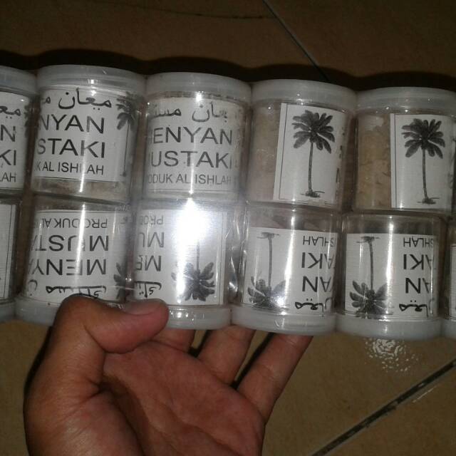 

Menyan Mustaki Lusinan