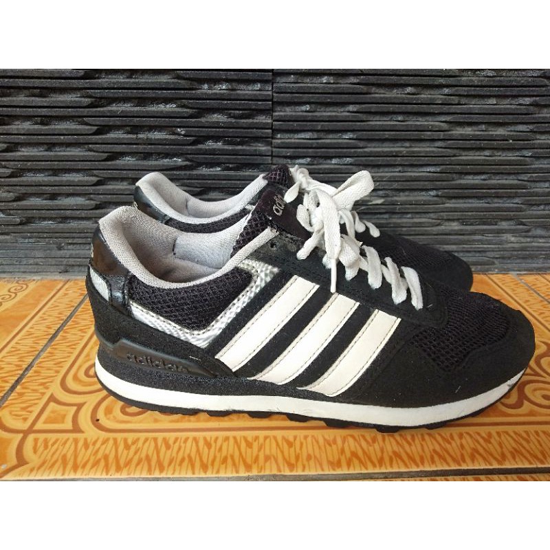 Adidas sepatu (SECOND) SEPATU ADIDAS NEO MAN ART AW3854