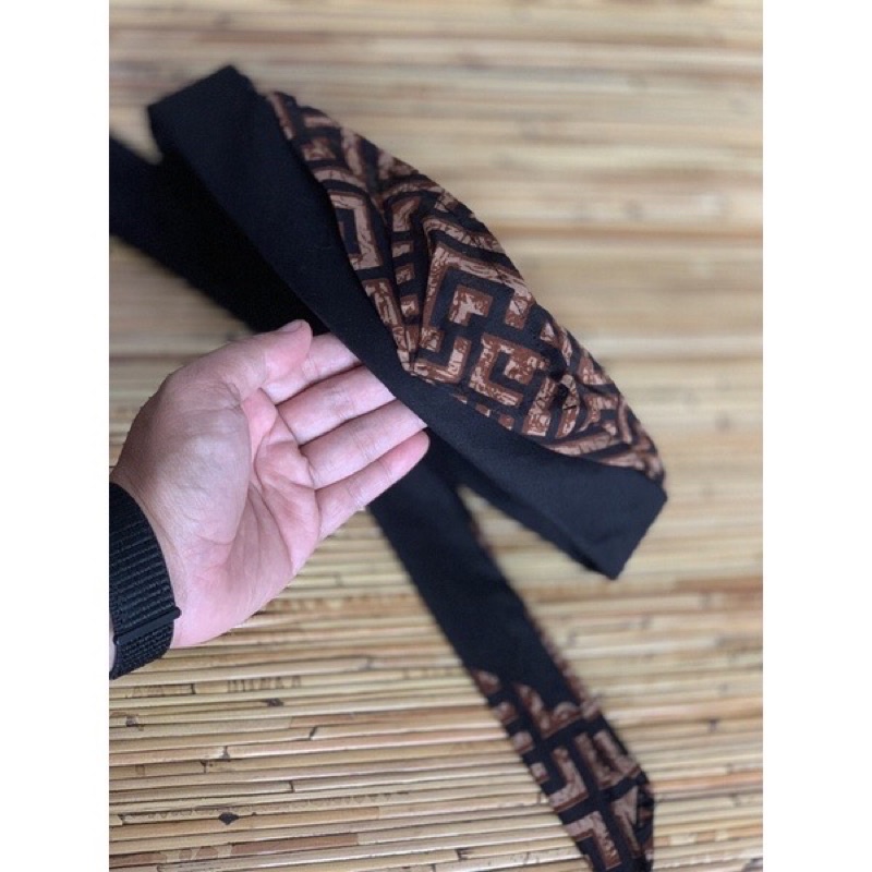 Udeng Batik Sibak Setengah Jadi