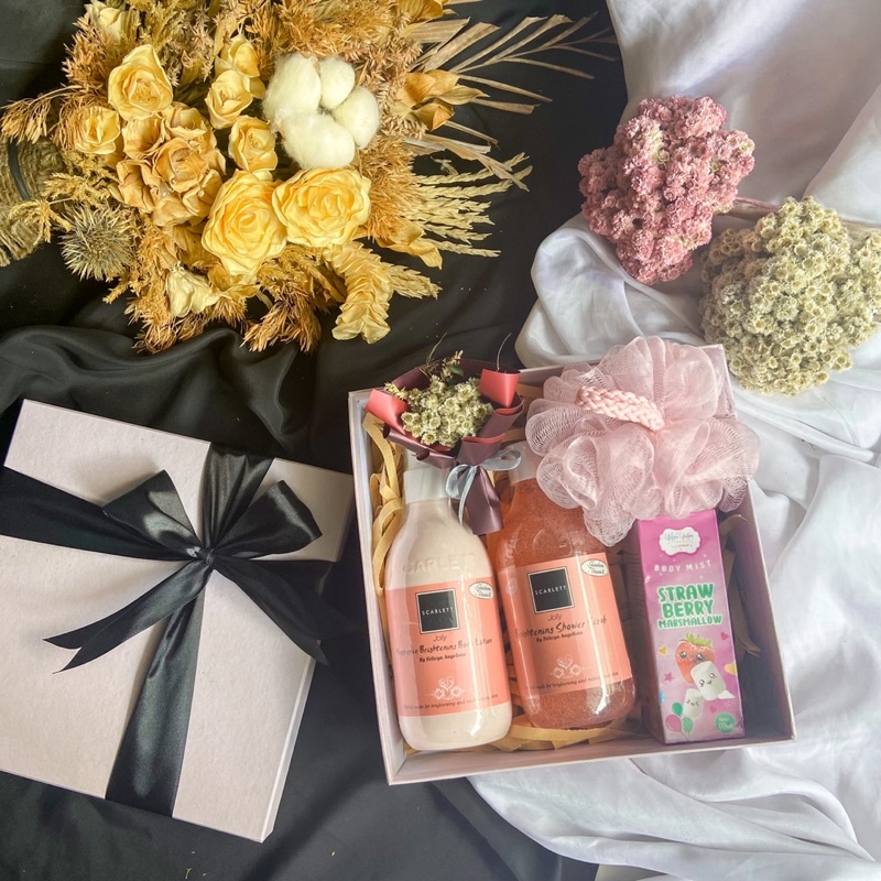 [IDYAN] PREMIUM HAMPERS BUNDLE SCARLETT WITH SCANTED CANDLE BODYMIST KADO PREMIUM HARDBOX ANNIVERSARY VALENTINE NATAL WEDDING