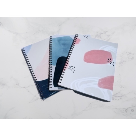 

sketchbook ukuran A5 cover abstrak isi polos