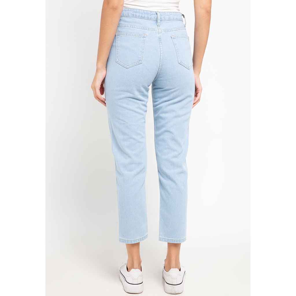 Dazina Plain Boyfriend Jeans Loose in Light Blue Celana Jeans Wanita