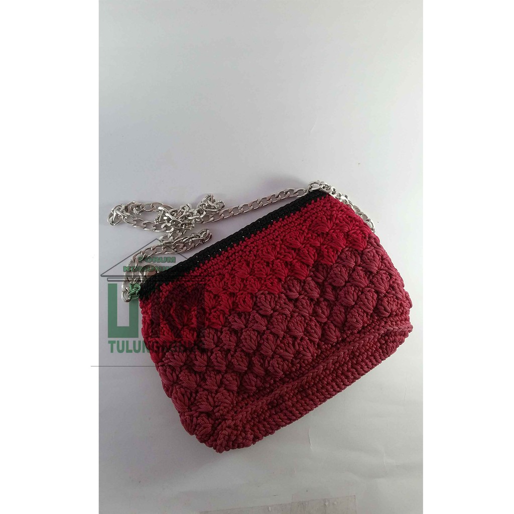 Tas Rajut Slempang Merah Besi