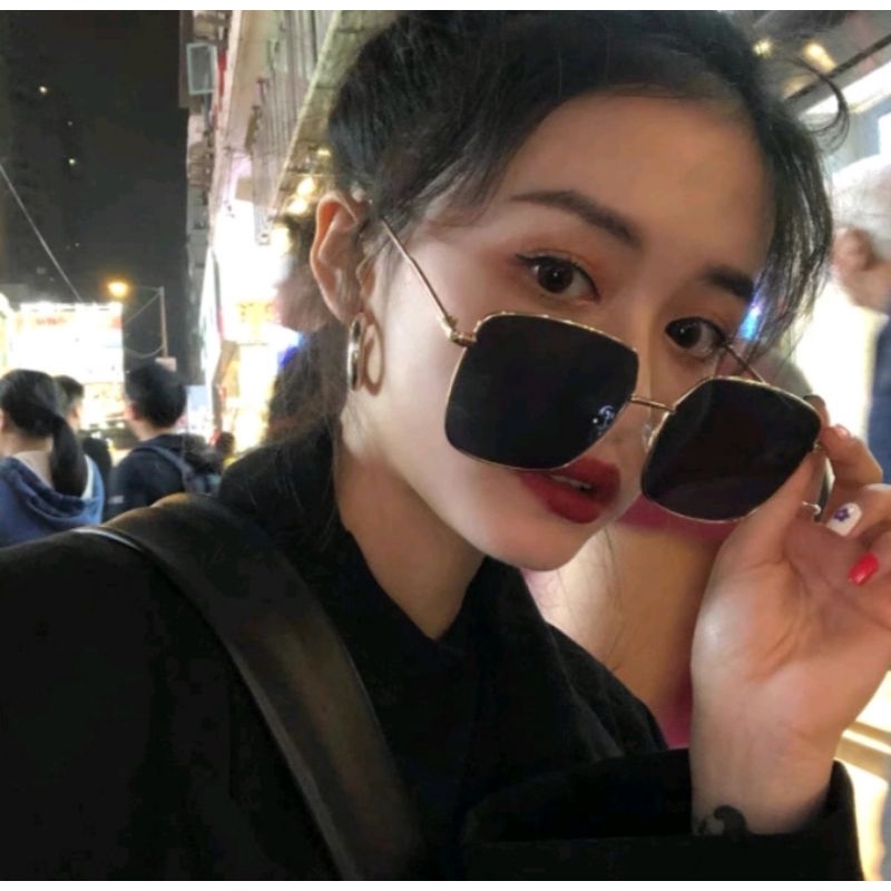 Kacamata Wanita Kotak Dengan Diameter Besar