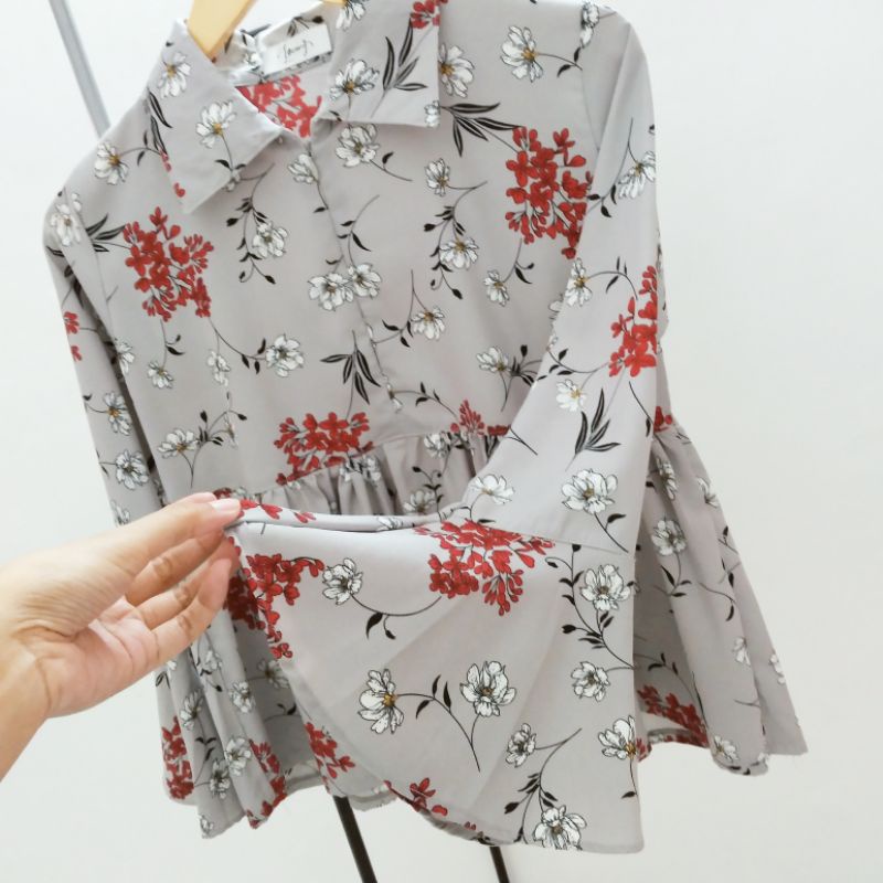 Preloved Atasan Blouse Kemeja Wanita Ori Loewy warna Grey