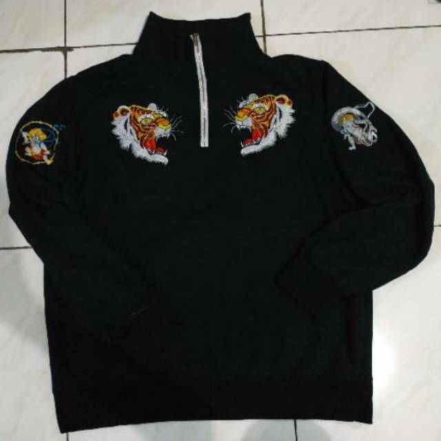 Crewnick sukajan jaket sweater bekas second pl