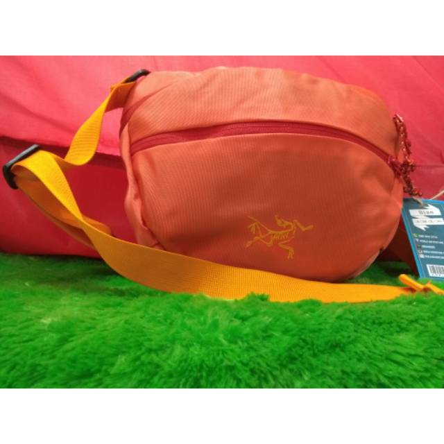 TAS SLEMPANG ARCTERYX