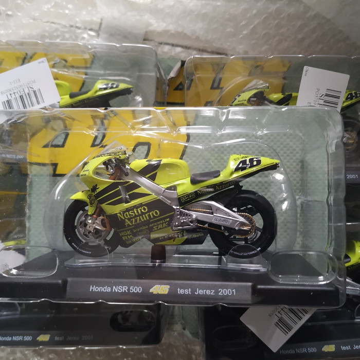 DIECAST MINIATUR DCS377 VALENTINO ROSSI TEST JEREZ 2001 HONDA NSR 500 LEO MODELS