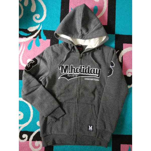 M Holiday Hodie Second