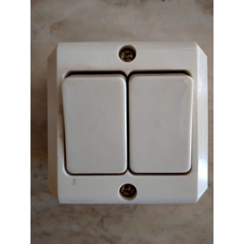 Saklar Double merk Broco Outbow Timbul