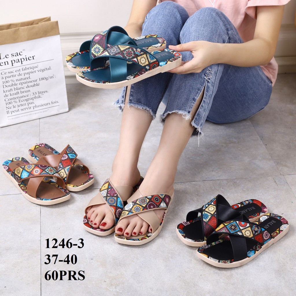 Balance Sandal Wanita Model Batik Terkeren