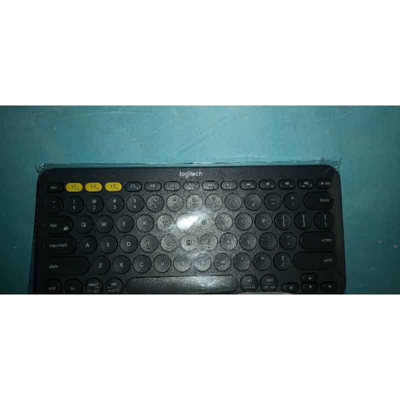[PRELOVED]  Keyboard Bluetooth Logitech K380