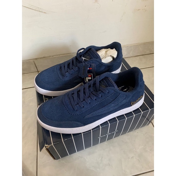 Sepatu Fila x Vespa warna biru kondisi new