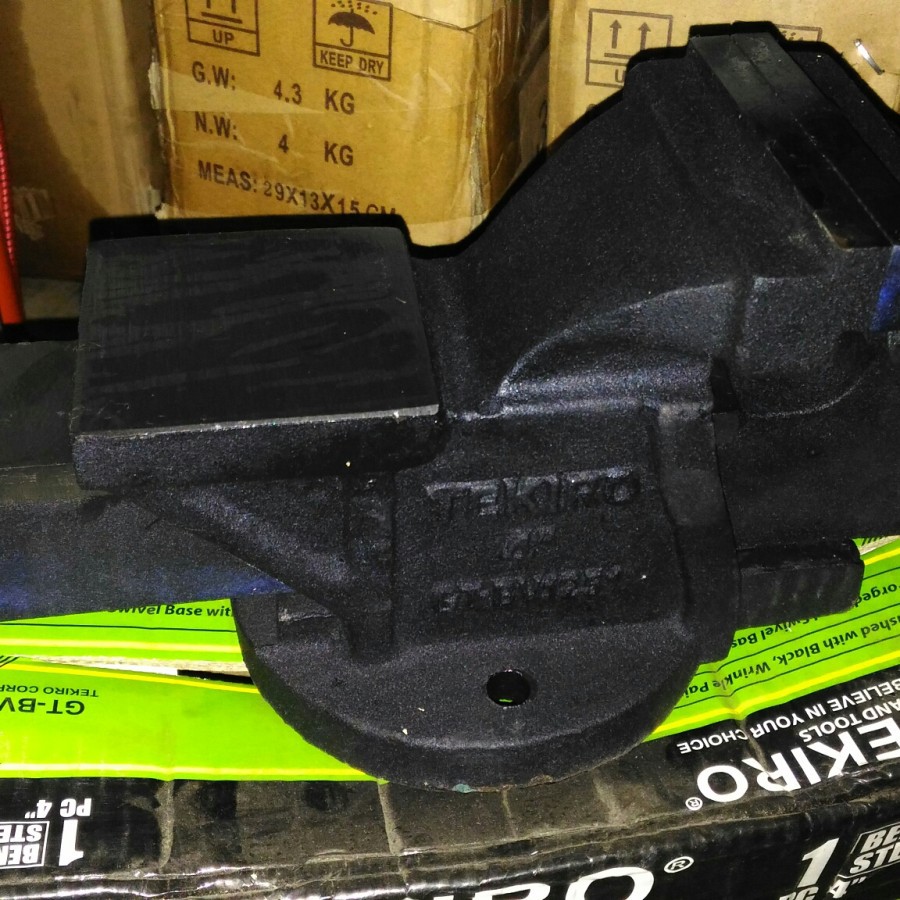 Tanggem / Paron / Catok Ragum Meja 4" Tekiro