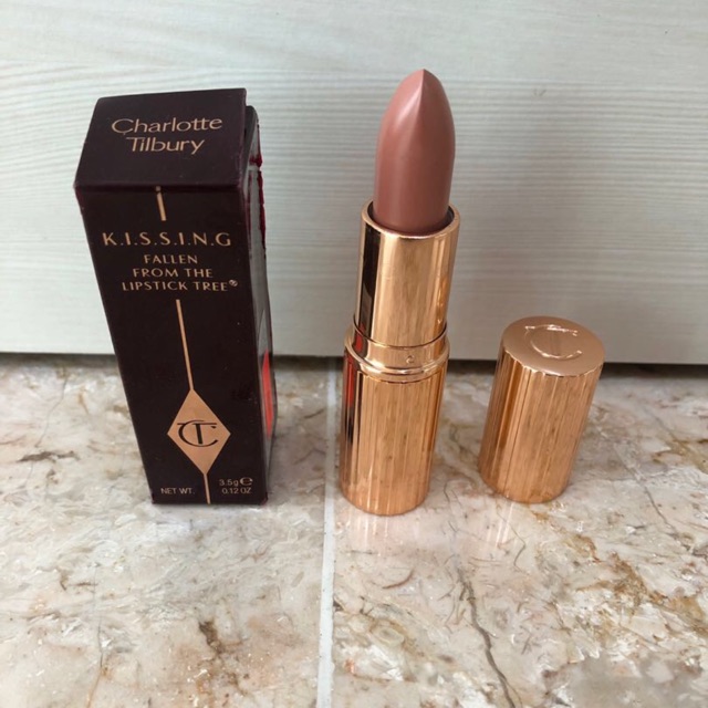 Charlotte Tilbury kissing lipstick