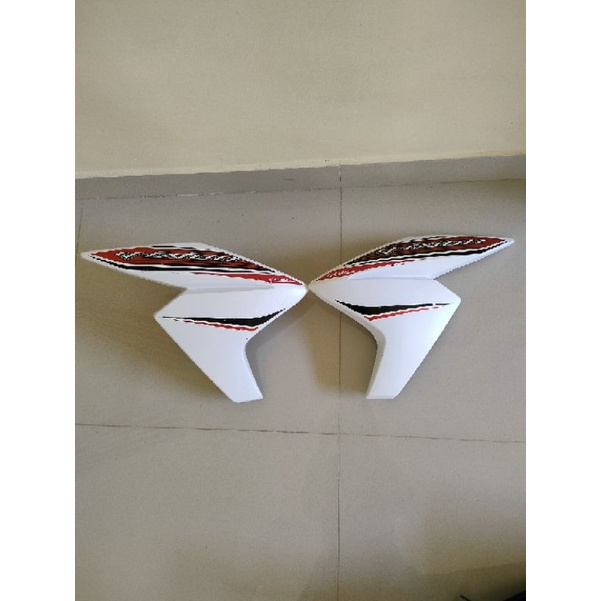 Shroud L R cover kupingan sayap tangki vixion new original