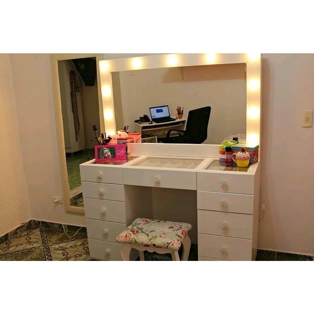 Meja Rias Lampu - Meja Lampu