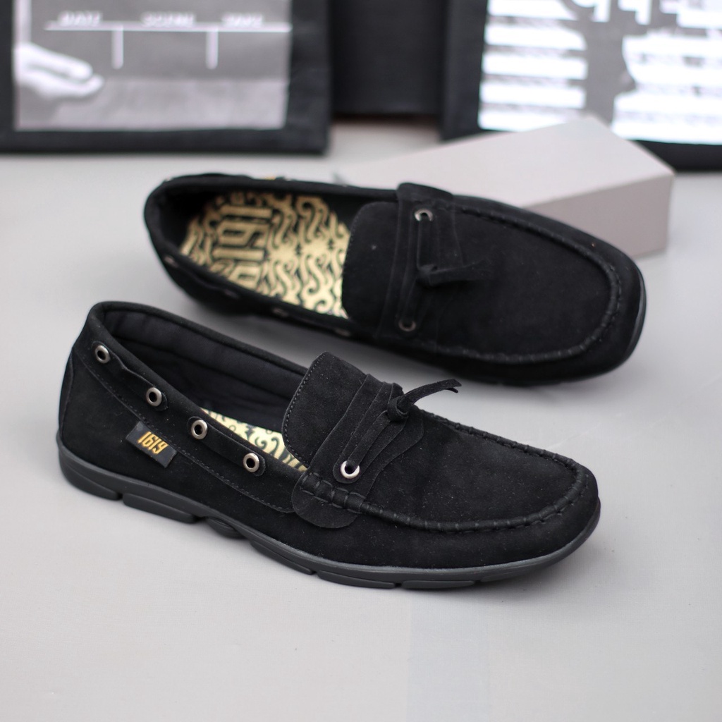 MOLK Sepatu Casual Slip On Pria Kulit SIntetis Simple Original Murah Main Gaya Trendy Kekinian Anti Slip