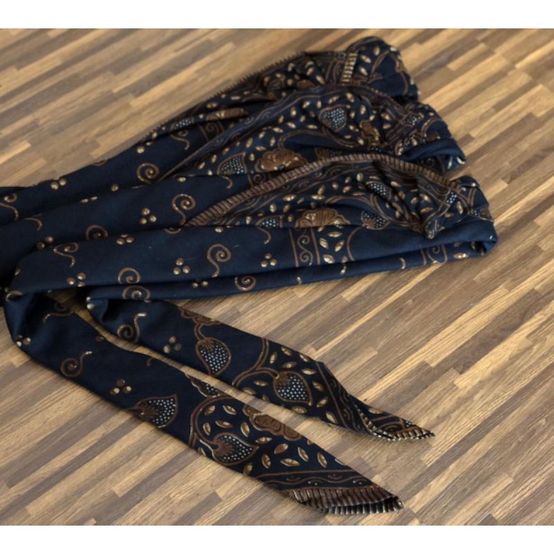UDENG BATIK PRIA SETENGAH JADI IKAT KEPALA KHAS BALI