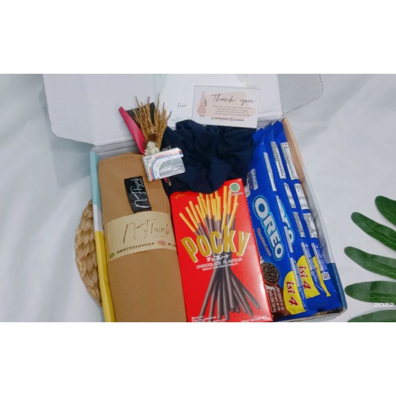 

BOX HAMPERS SNACK/GIFT BOX HAMPERS/KADO ULANGTAHUN