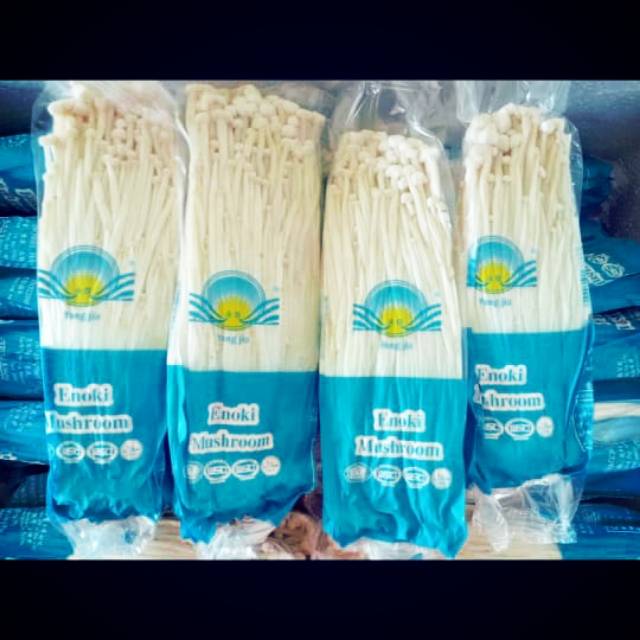

Jamur enoki enak krenyes krenyes cocok buat camilan. Bisa di goreng atau di campur dengan sayur