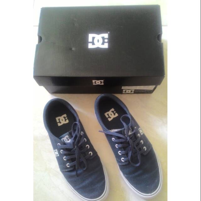 Preloved Sepatu DC Shoes (Quiksilver Brand)