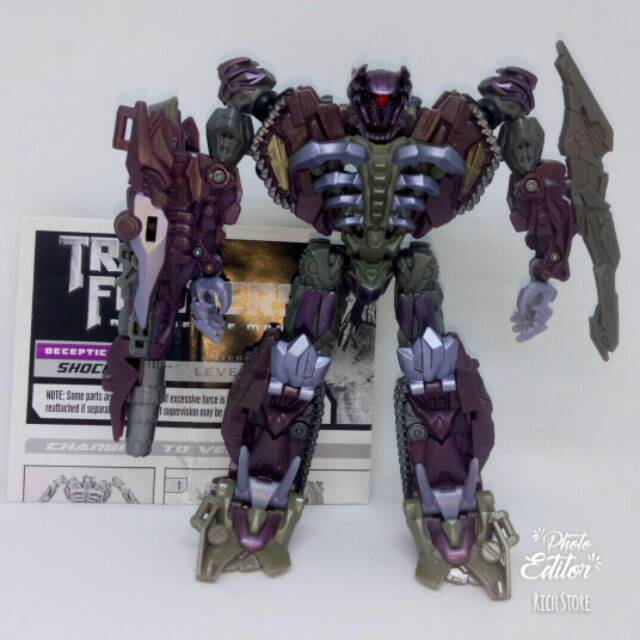Hasbro Transformers Shockwave DOTM Voyager class
