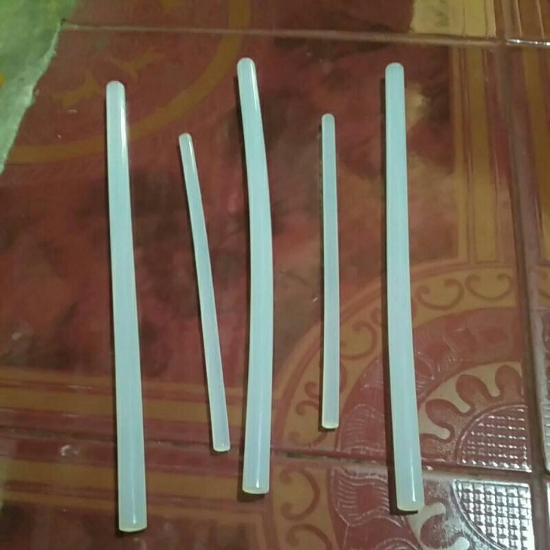 

Lem lilin kecil dan besar min beli 10 biji.