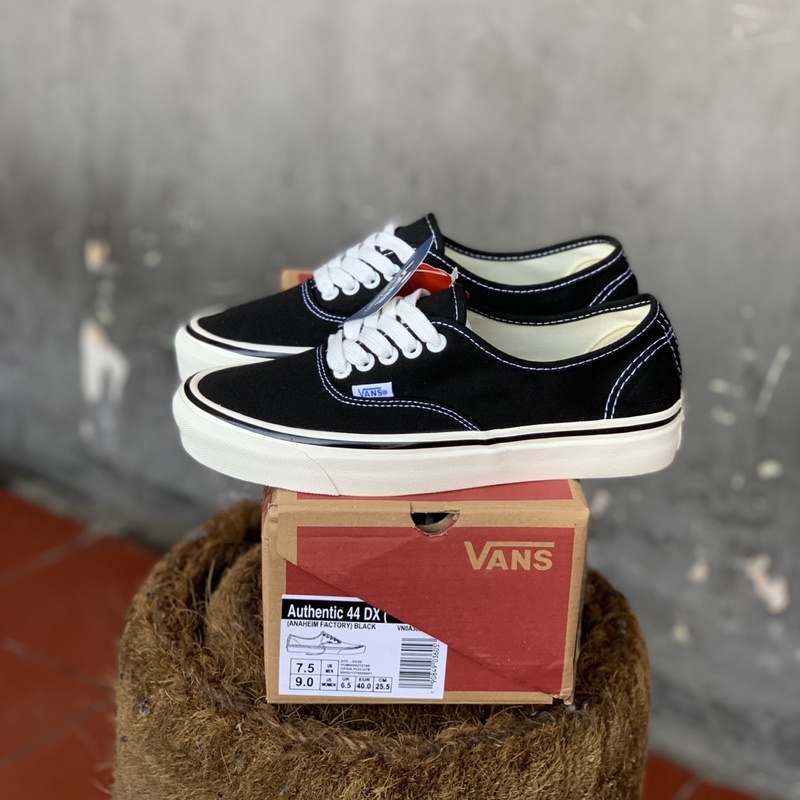 vans authentic 44 dx anaheim factory black white