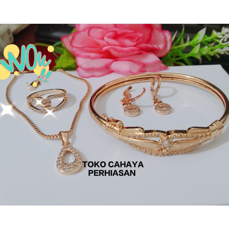 1 set perhiasan perhiasan wanita T1,set perhiasan wanita lengkap,set perhiasan wanita xuping,set xup