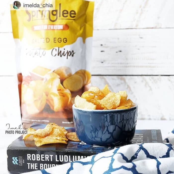 

Snack Springlee Salted Egg Potato Chips