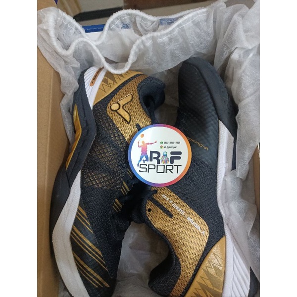 Sepatu badminton victor S82 LTD