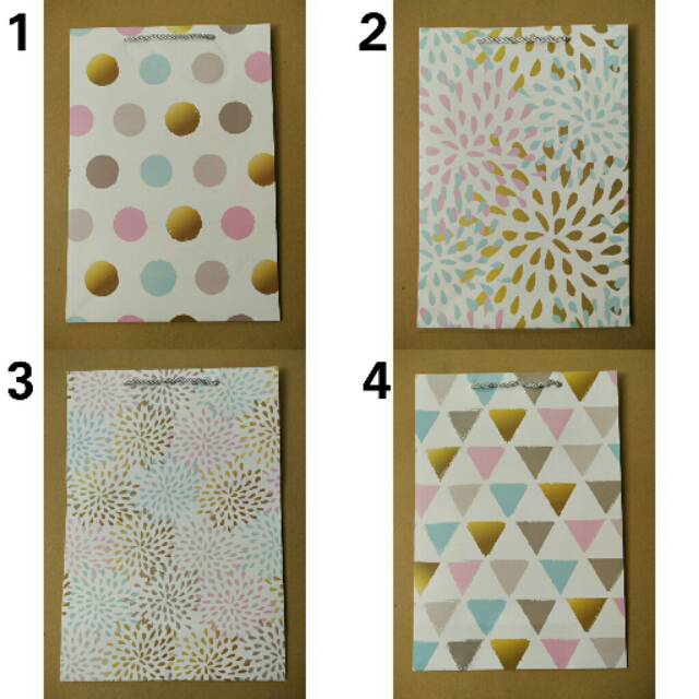 

Paperbag Tali Motif Ukuran 43 x 30 x 12 cm