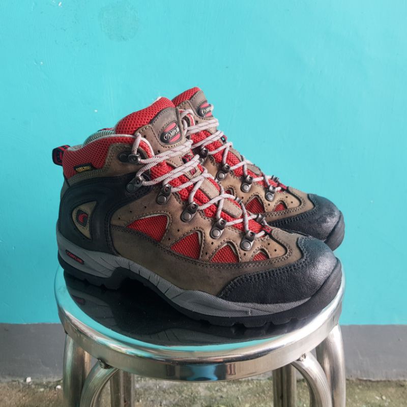 Sepatu Outdoor Second Campline 40*