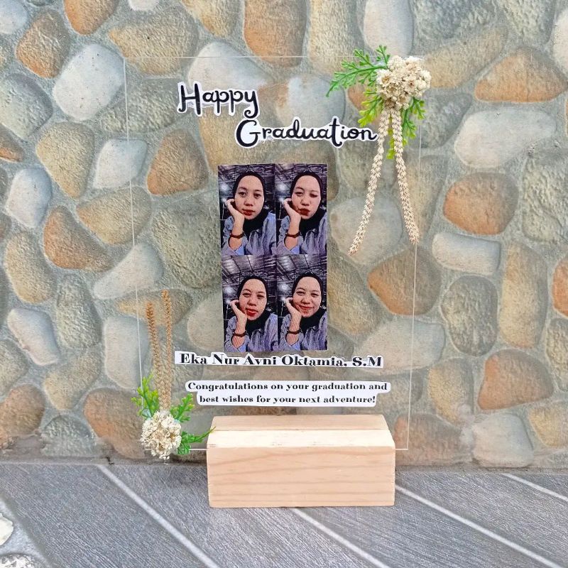 

Standing Akrilik Custom Kado wisuda graduation ulang tahun sempro
