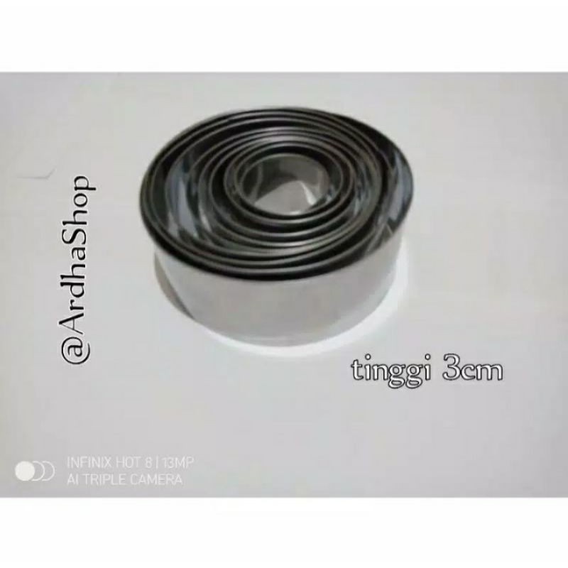 

RING CUTTER KUE MOTIF 1 SET ISI 10