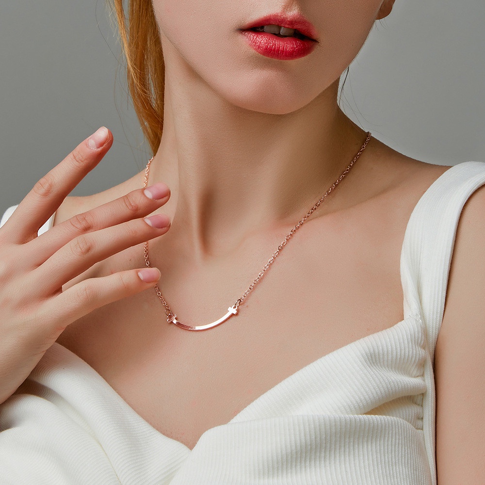 【COD Tangding】Smile Clavicle Chain INS Simple Necklace Women Temperament Fashion Accessories Jewelry