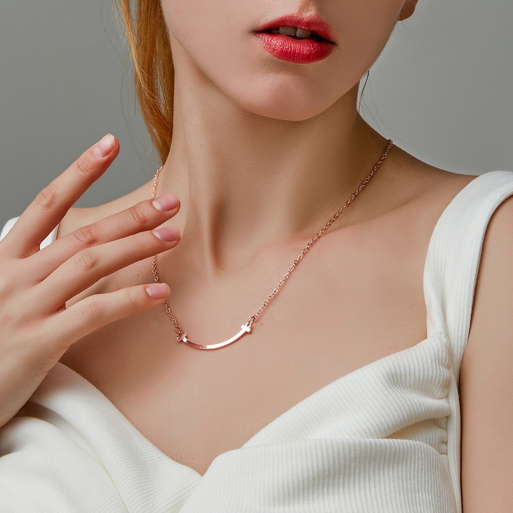 【COD Tangding】Smile Clavicle Chain INS Simple Necklace Women Temperament Fashion Accessories Jewelry